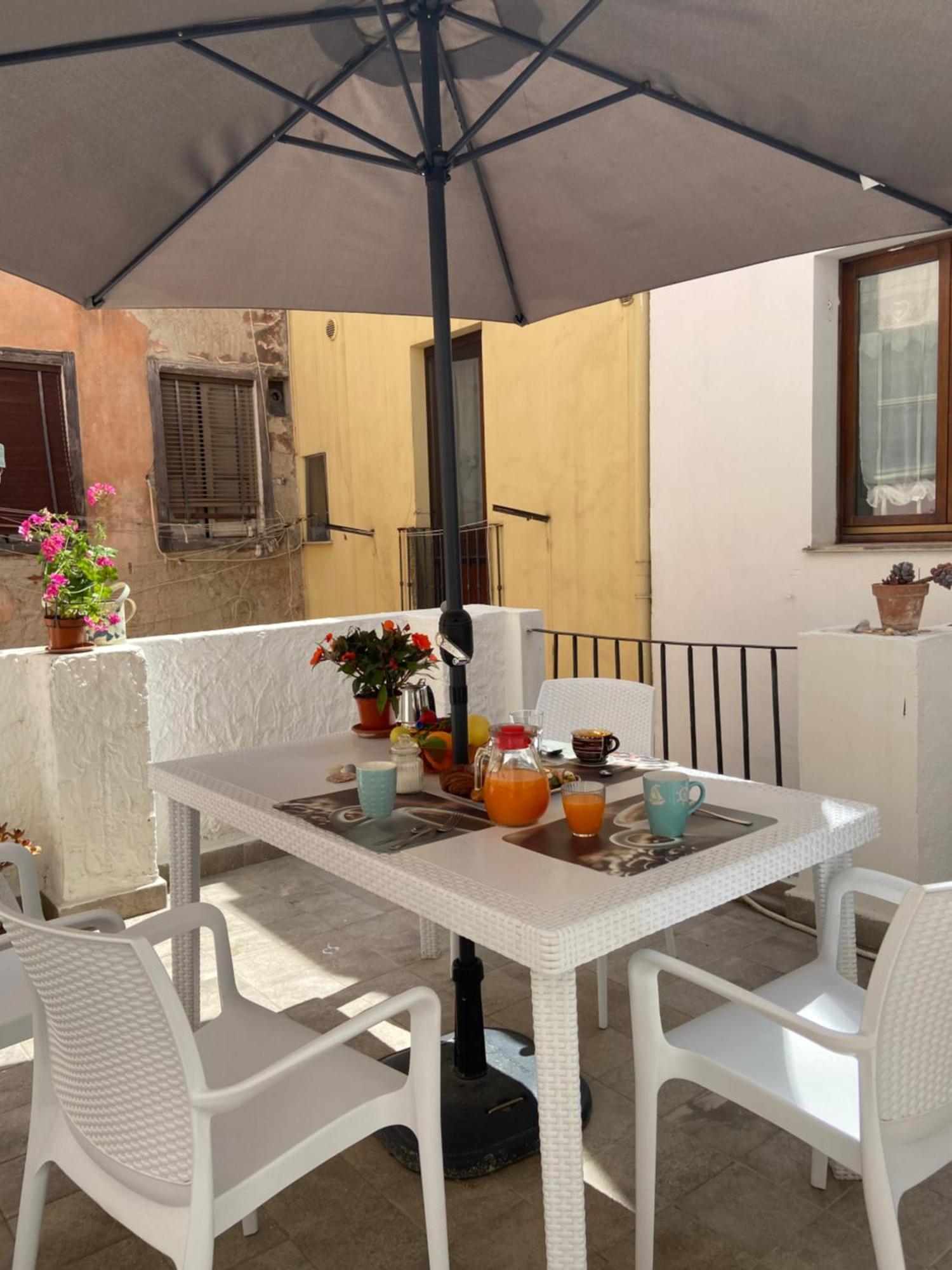 Entu E Mari - Maistu Cagliari Oda fotoğraf
